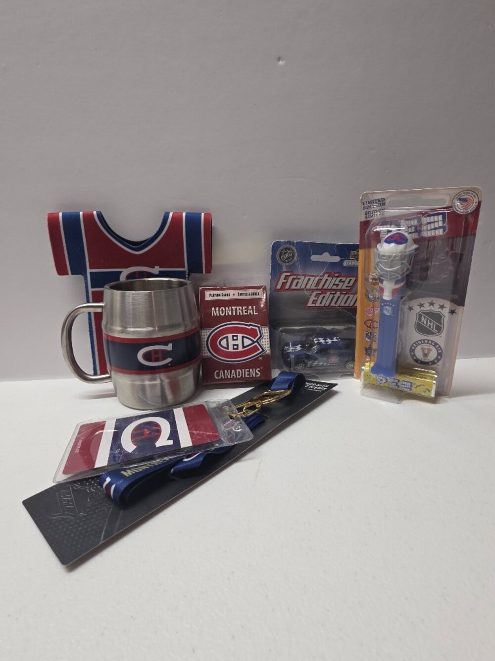 Montreal Canadiens - NHL- Random Collectibles Lot